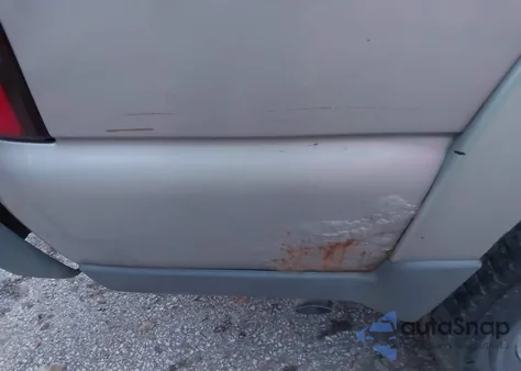 2005 Chevrolet Suburban 1500 Z71 z USA, uszkodzony, nr VIN 3GNFK16Z95G170576